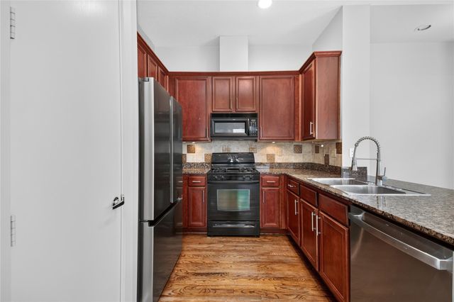 4448 Center Street, Houston, TX 77007