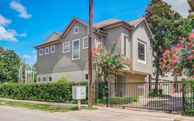 4448 Center Street, Houston, TX 77007