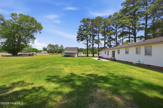 2336 Wharton Station Road, Washington, NC 27889