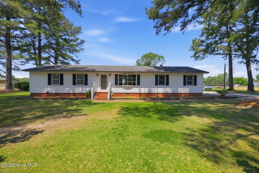 2336 Wharton Station Road, Washington, NC 27889