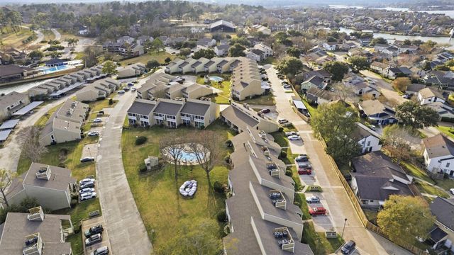 135 April Point Drive S, Conroe, TX 77356