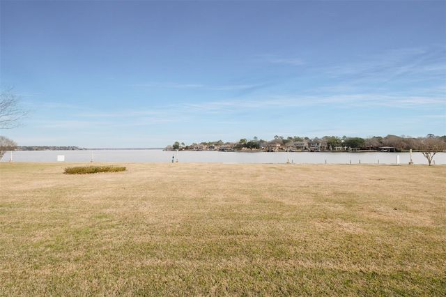 135 April Point Drive S, Conroe, TX 77356