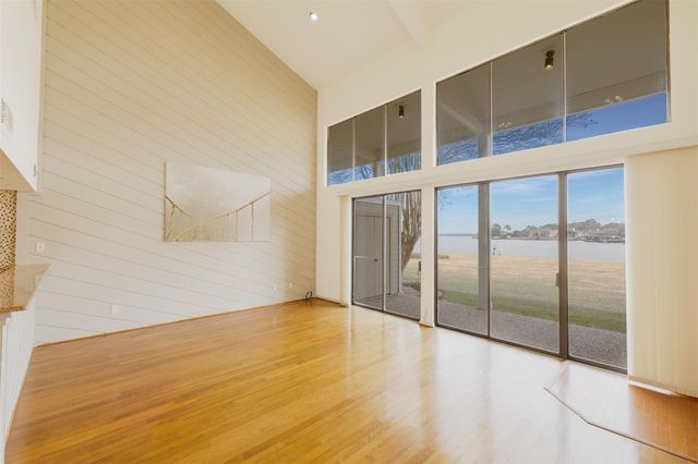 135 April Point Drive S, Conroe, TX 77356