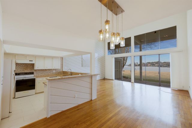 135 April Point Drive S, Conroe, TX 77356