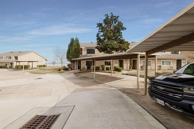 135 April Point Drive S, Conroe, TX 77356