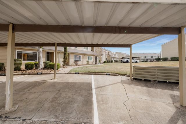 135 April Point Drive S, Conroe, TX 77356