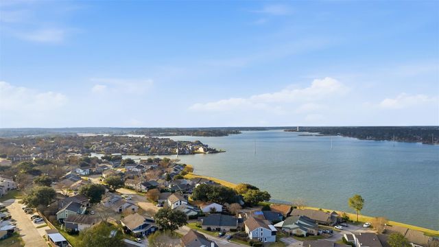 135 April Point Drive S, Conroe, TX 77356