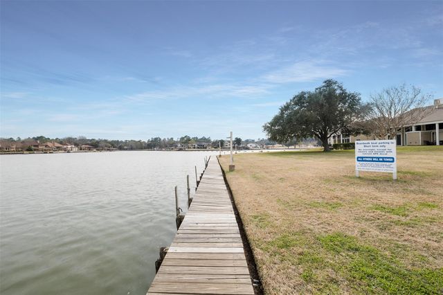 135 April Point Drive S, Conroe, TX 77356