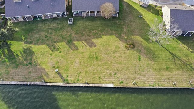 135 April Point Drive S, Conroe, TX 77356