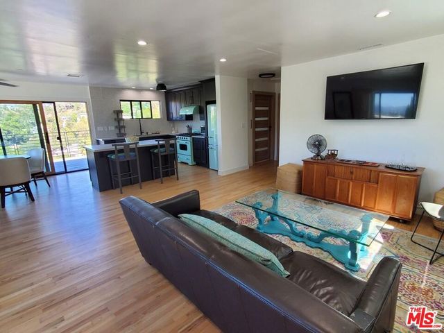1621 Bridgeport Drive, Los Angeles, CA 90065