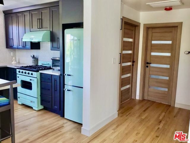 1621 Bridgeport Drive, Los Angeles, CA 90065