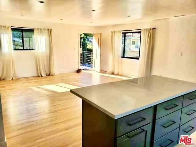 1621 Bridgeport Drive, Los Angeles, CA 90065