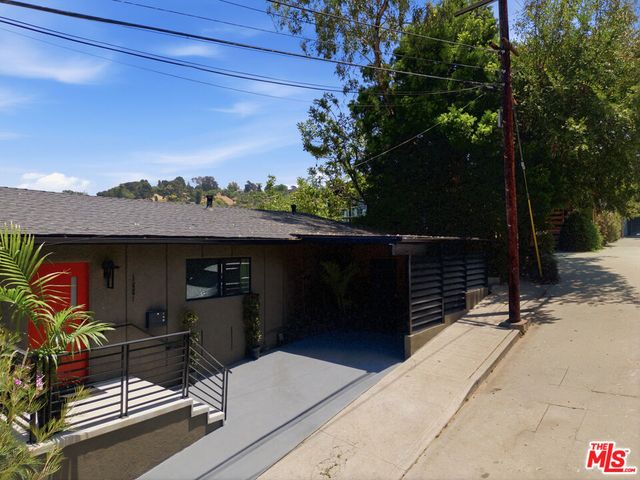 1621 Bridgeport Drive, Los Angeles, CA 90065