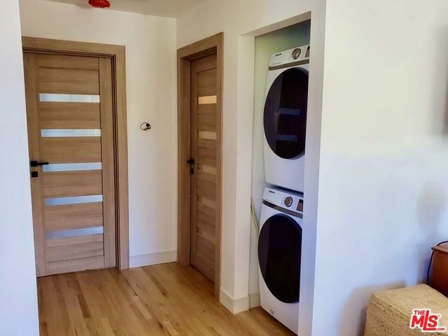 1621 Bridgeport Drive, Los Angeles, CA 90065