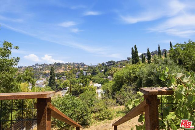 1621 Bridgeport Drive, Los Angeles, CA 90065