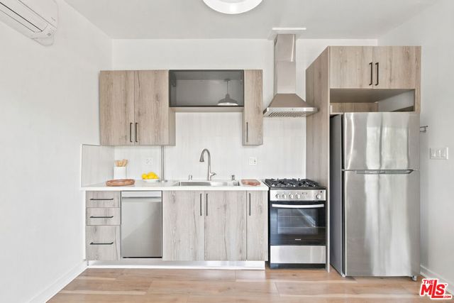 1621 Bridgeport Drive, Los Angeles, CA 90065