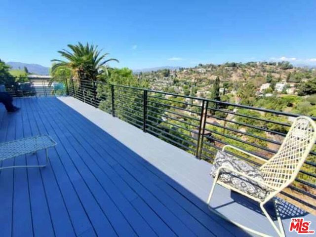 1621 Bridgeport Drive, Los Angeles, CA 90065