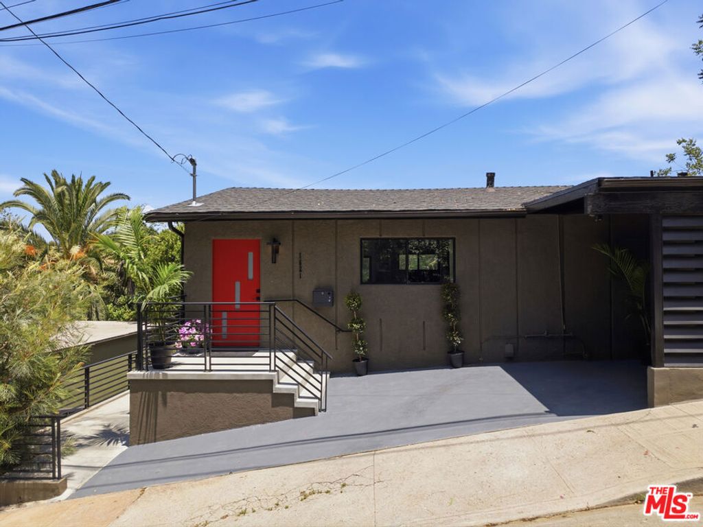 1621 Bridgeport Drive, Los Angeles, CA 90065
