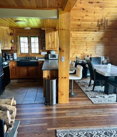 32 King's Highway, Colebrook, NH 03576