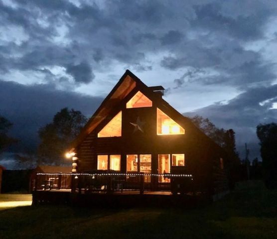 32 King's Highway, Colebrook, NH 03576