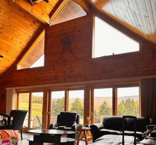 32 King's Highway, Colebrook, NH 03576