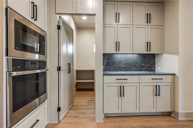 19 Carsphairn Lane, Bella Vista, AR 72715