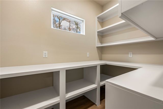 19 Carsphairn Lane, Bella Vista, AR 72715