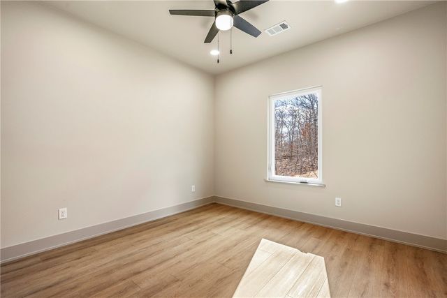 19 Carsphairn Lane, Bella Vista, AR 72715