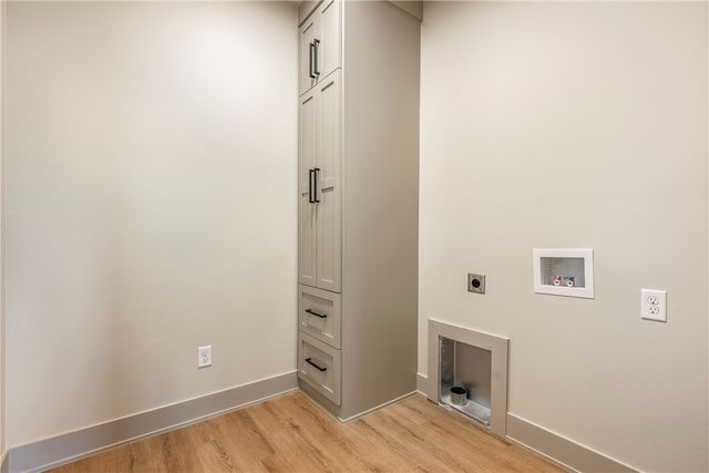 19 Carsphairn Lane, Bella Vista, AR 72715