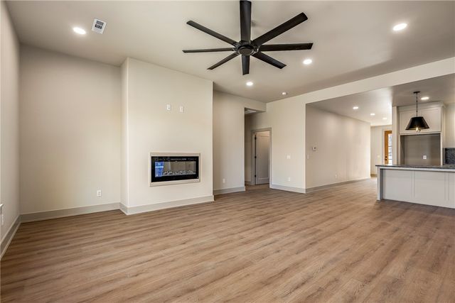 19 Carsphairn Lane, Bella Vista, AR 72715