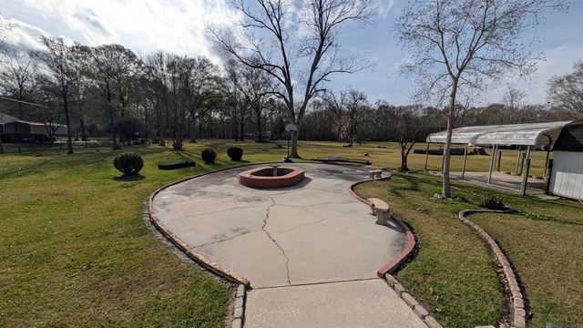 7944 Comite Acres Dr, Baker, LA 70714