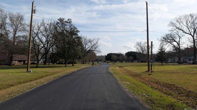 7944 Comite Acres Dr, Baker, LA 70714