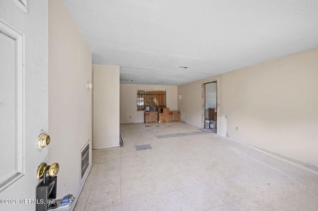 5911 JOHN F KENNEDY Drive N, Jacksonville, FL 32219
