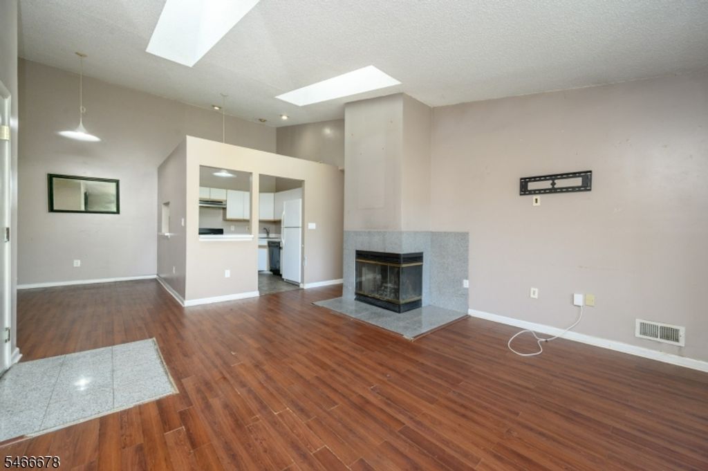 56 Amethyst Way 1018, Franklin Twp., NJ 08823 — photo 4