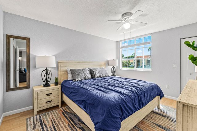 145 Yacht Club Way 210, Hypoluxo, FL 33462