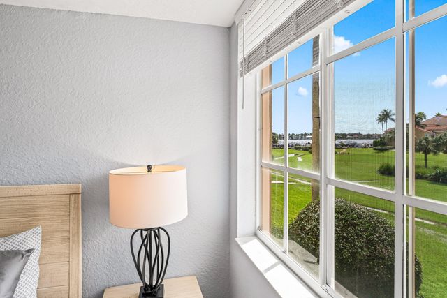 145 Yacht Club Way 210, Hypoluxo, FL 33462