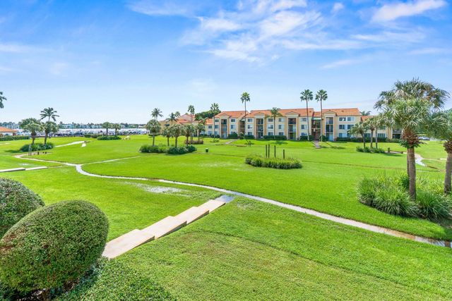 145 Yacht Club Way 210, Hypoluxo, FL 33462