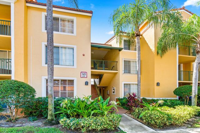 145 Yacht Club Way 210, Hypoluxo, FL 33462