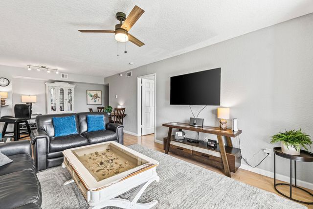 145 Yacht Club Way 210, Hypoluxo, FL 33462