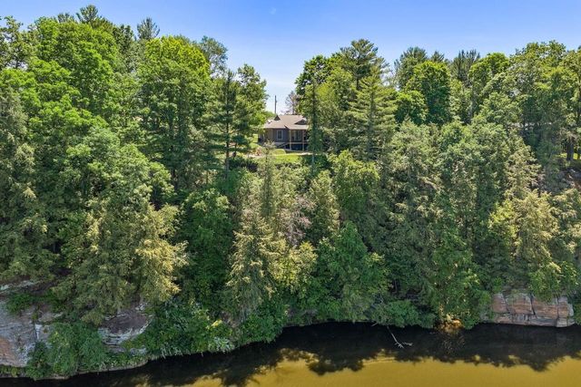 S589 Mockingbird Court, La Valle, WI 53491