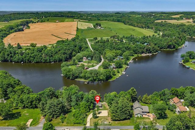 S589 Mockingbird Court, La Valle, WI 53491