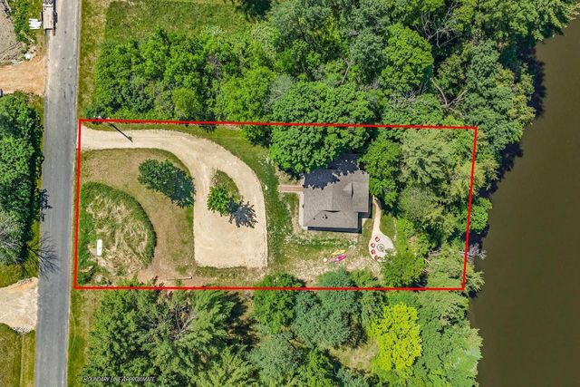 S589 Mockingbird Court, La Valle, WI 53491