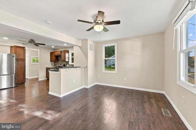 803 MAPLE LN, Aston, PA 19014
