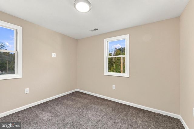 803 MAPLE LN, Aston, PA 19014