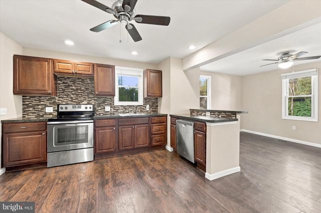 803 MAPLE LN, Aston, PA 19014