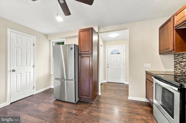 803 MAPLE LN, Aston, PA 19014