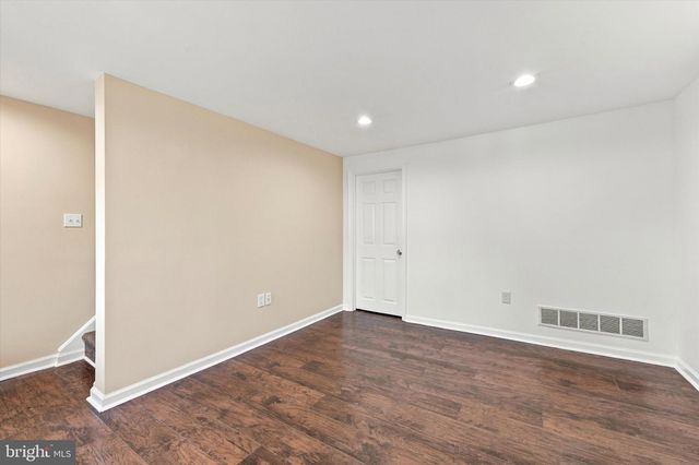 803 MAPLE LN, Aston, PA 19014