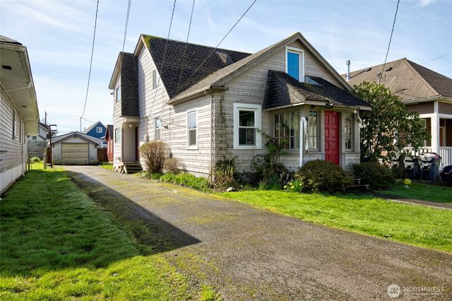 446 Eklund Avenue, Hoquiam, WA 98550
