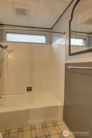 446 Eklund Avenue, Hoquiam, WA 98550