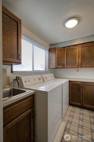 446 Eklund Avenue, Hoquiam, WA 98550
